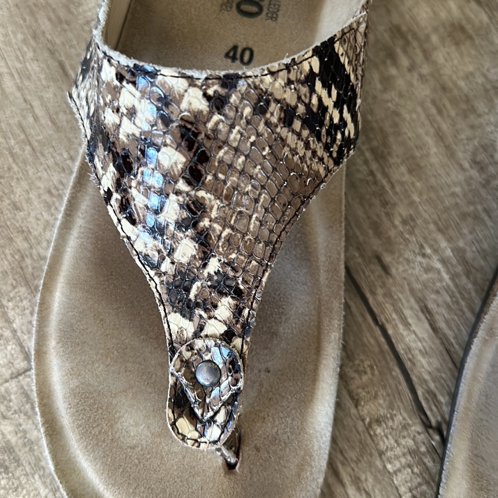 Mephisto Python Snake Thong Sandals 40 - image 3